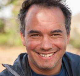 Baterista, Ingeniero de Mezcla, Compositor. Director de agenciak.cl y patagonia-store.com